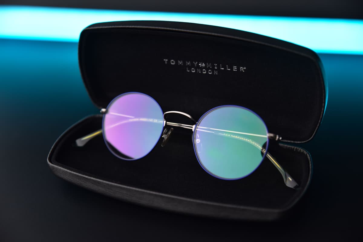Harry's glasses + case